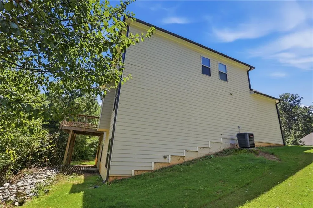 469 Flowing Trail Dawsonville, GA 30534