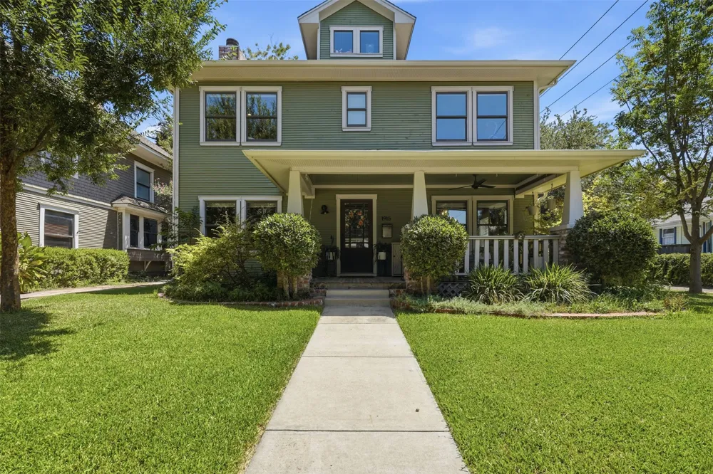 1915 Alston Avenue Fort Worth, TX 76110