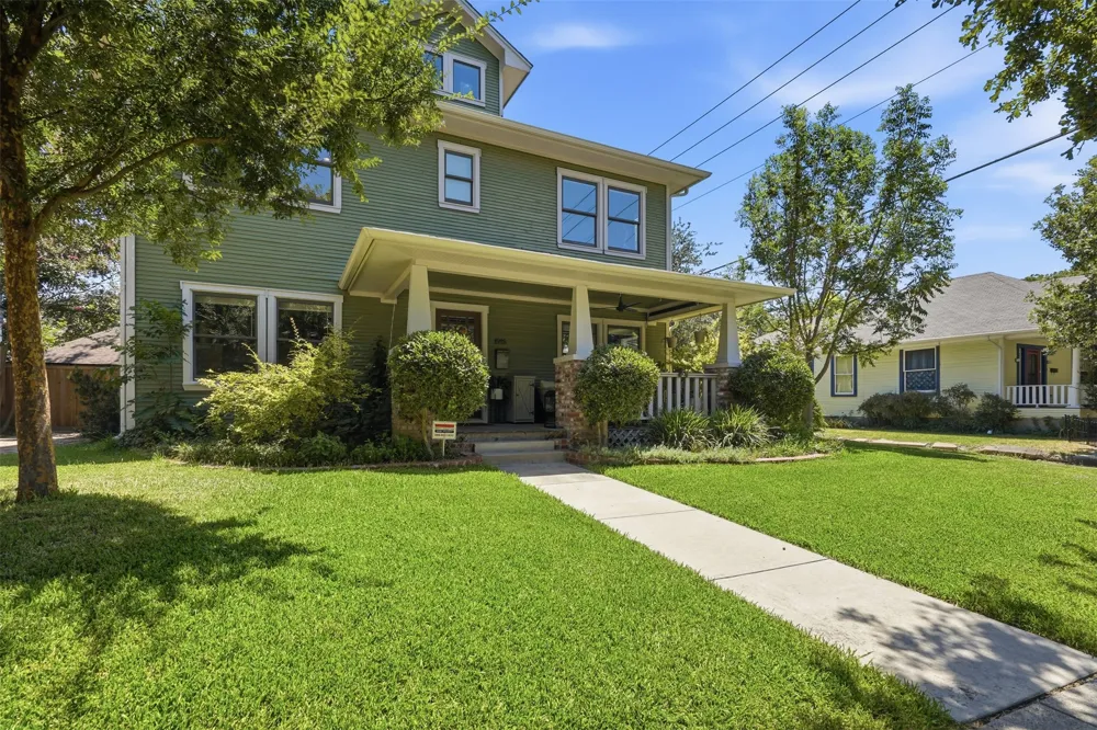 1915 Alston Avenue Fort Worth, TX 76110