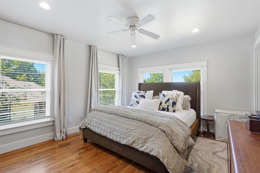 1915 Alston Avenue Fort Worth, TX 76110