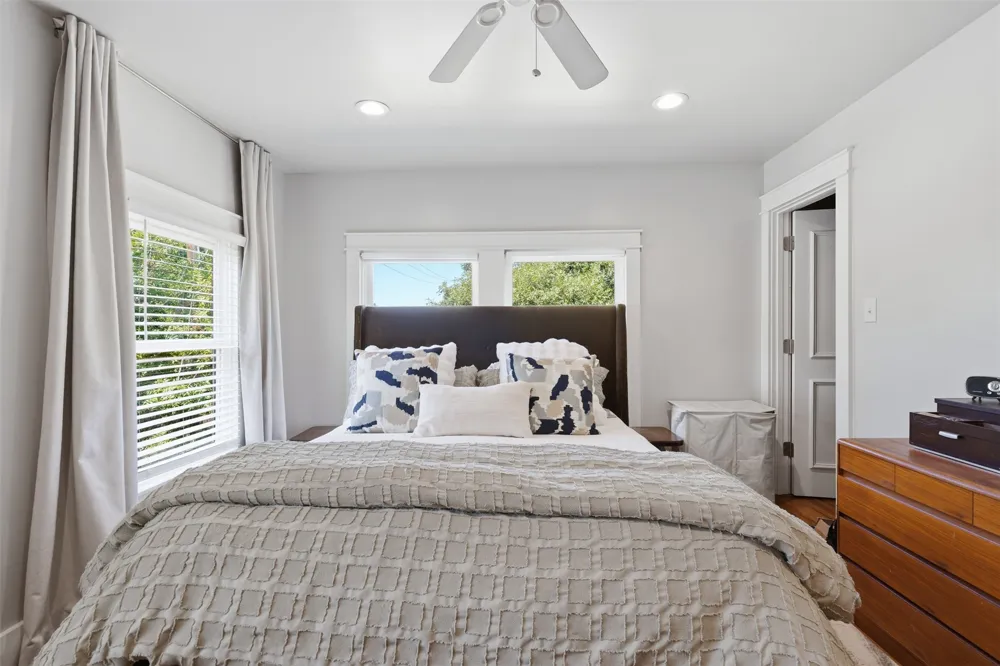1915 Alston Avenue Fort Worth, TX 76110