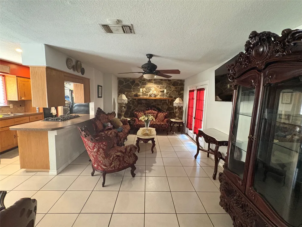 3401 Hampshire Drive Arlington, TX 76013