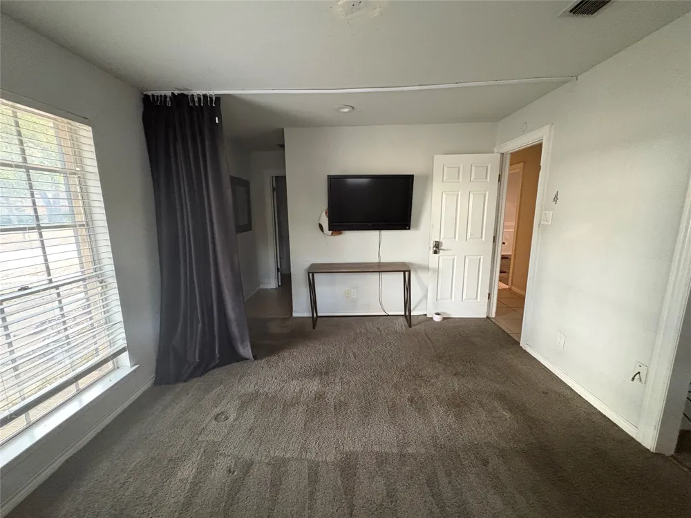 3401 Hampshire Drive Arlington, TX 76013