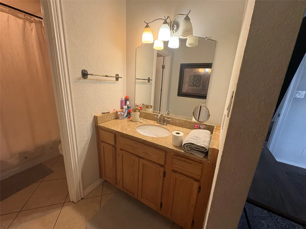 3401 Hampshire Drive Arlington, TX 76013