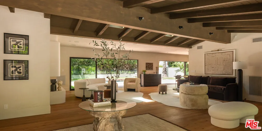 18001 Boris Drive Encino, CA 91316