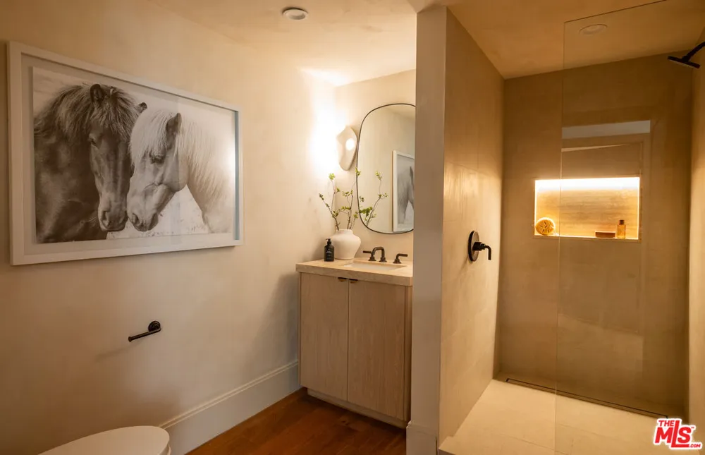 18001 Boris Drive Encino, CA 91316