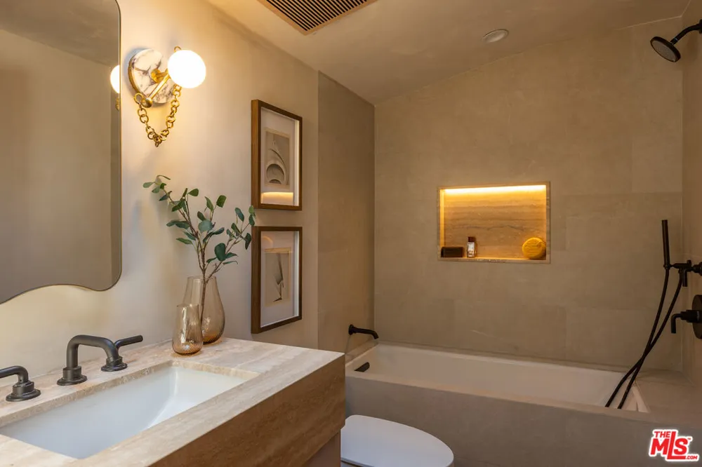 18001 Boris Drive Encino, CA 91316