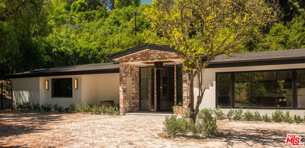18001 Boris Drive Encino, CA 91316