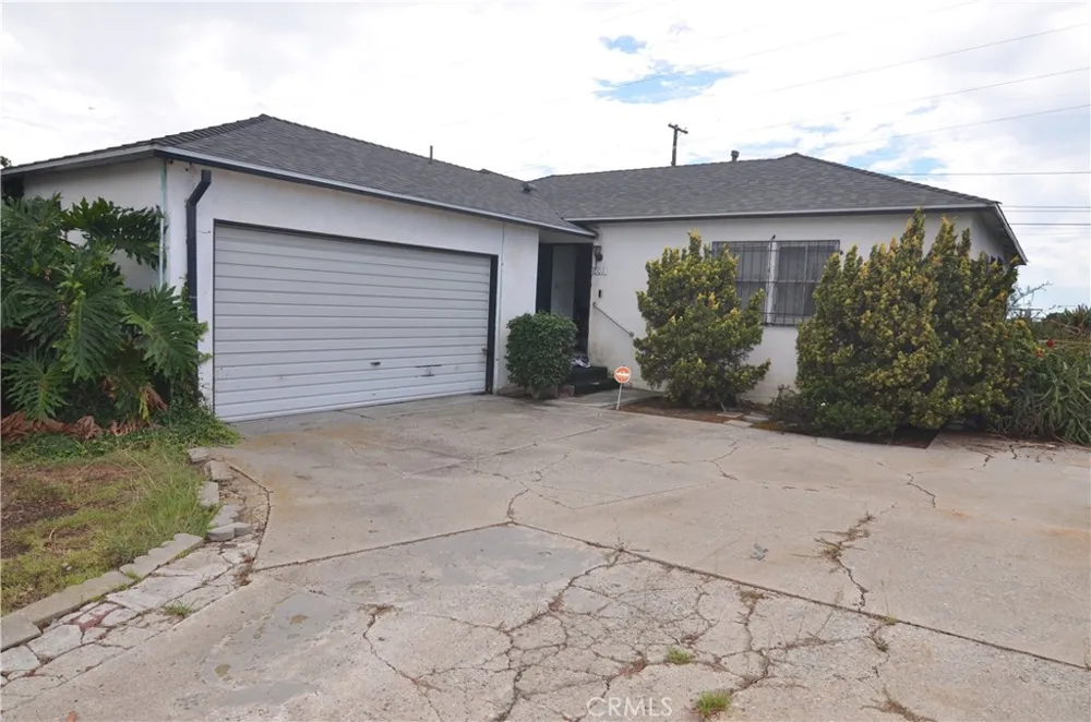 601 S Clymar Compton, CA 90220