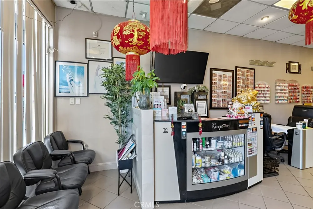43 W Main Street Merced, CA 95340