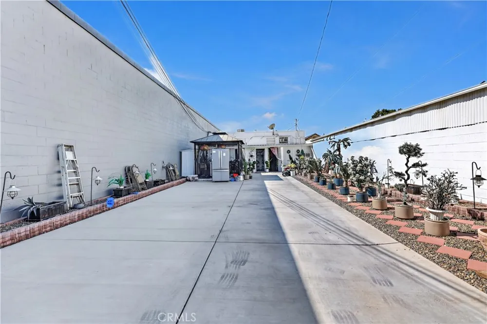 43 W Main Street Merced, CA 95340