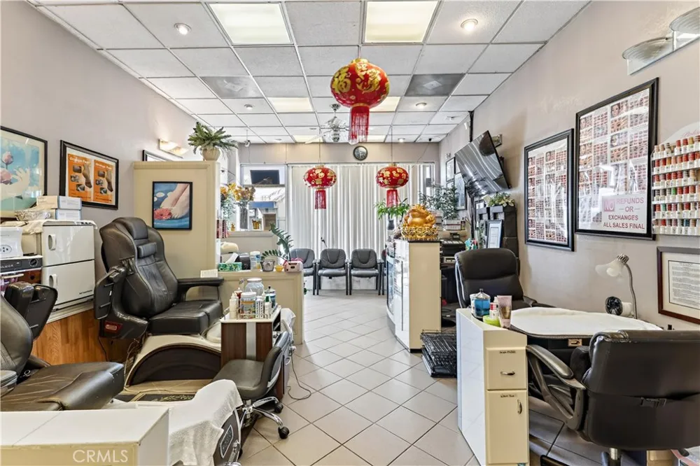 43 W Main Street Merced, CA 95340