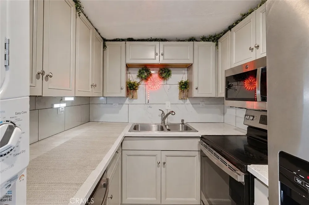 43 W Main Street Merced, CA 95340