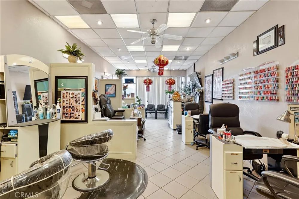 43 W Main Street Merced, CA 95340