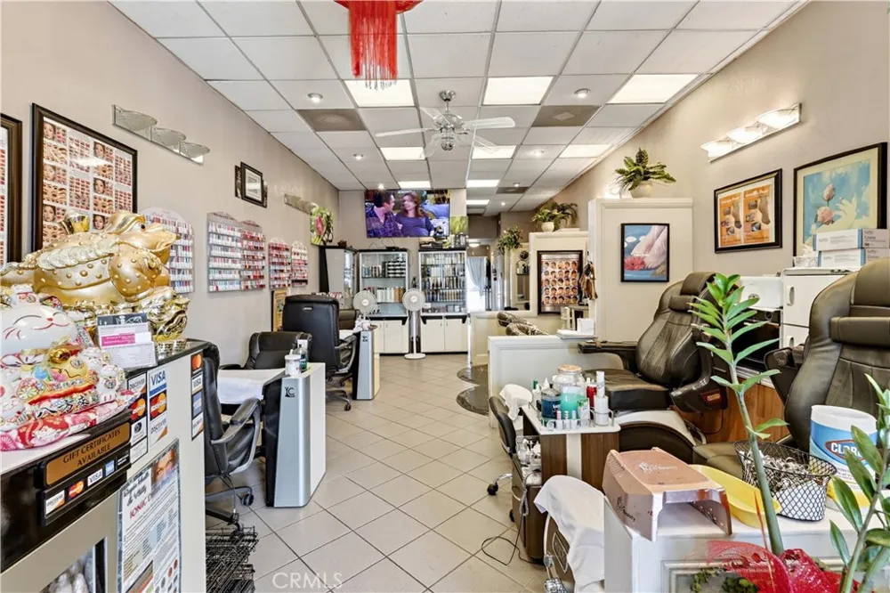 43 W Main Street Merced, CA 95340
