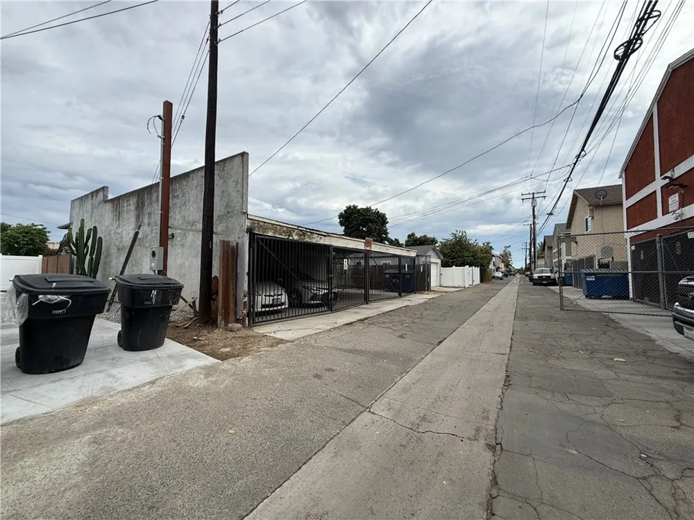 323 S Kroeger Street #B Anaheim, CA 92805