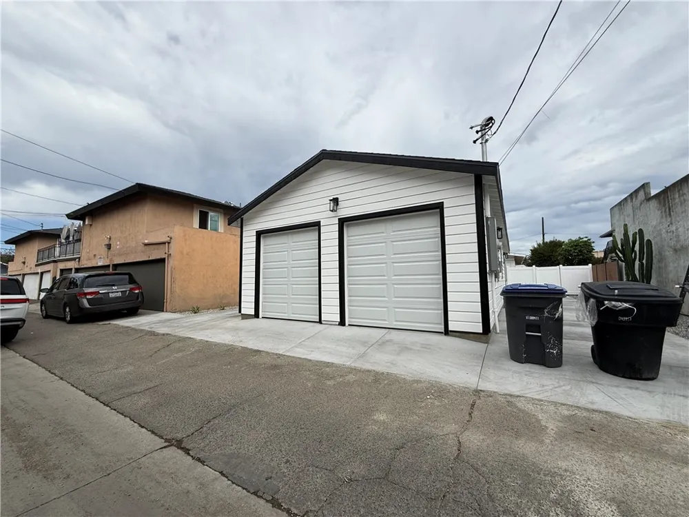 323 S Kroeger Street #B Anaheim, CA 92805