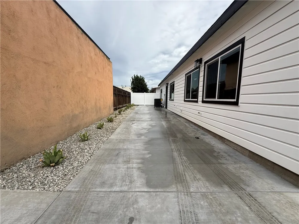 323 S Kroeger Street #B Anaheim, CA 92805