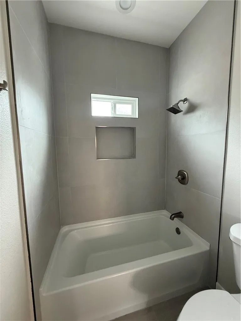 323 S Kroeger Street #B Anaheim, CA 92805