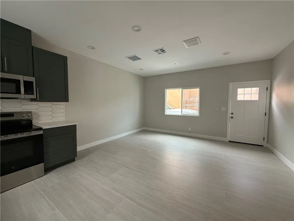 323 S Kroeger Street #B Anaheim, CA 92805