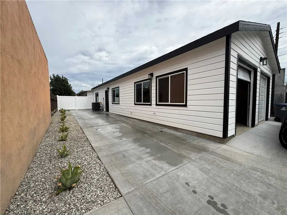 323 S Kroeger Street #B Anaheim, CA 92805