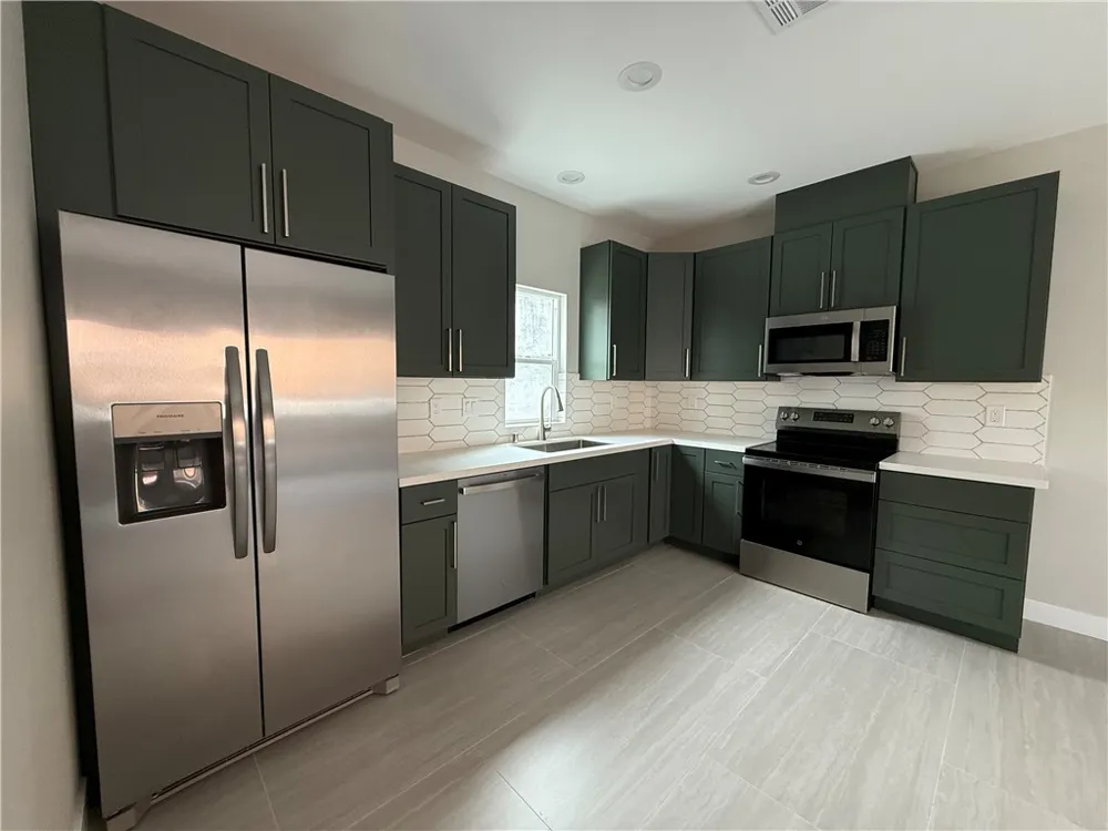 323 S Kroeger Street #B Anaheim, CA 92805