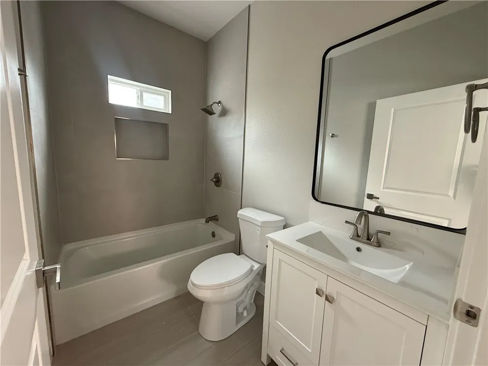 323 S Kroeger Street #B Anaheim, CA 92805