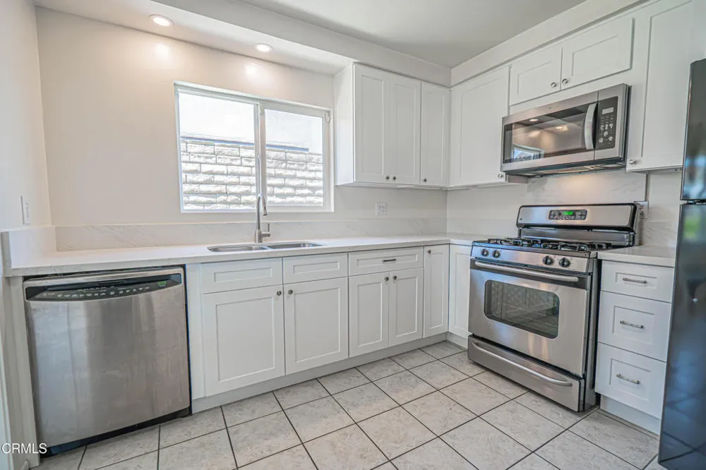 30315 Honeysuckle Hill Drive Santa Clarita, CA 91387