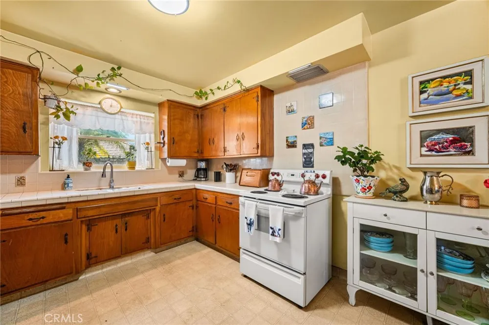 1521 S 3rd Avenue Arcadia, CA 91006