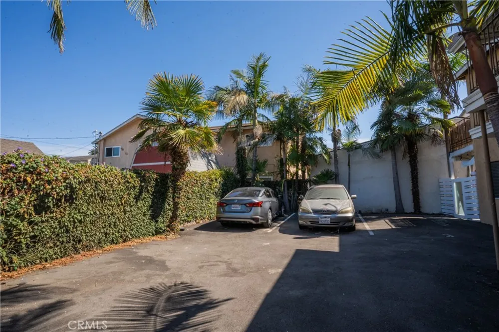 3622 E 11th Long Beach, CA 90804