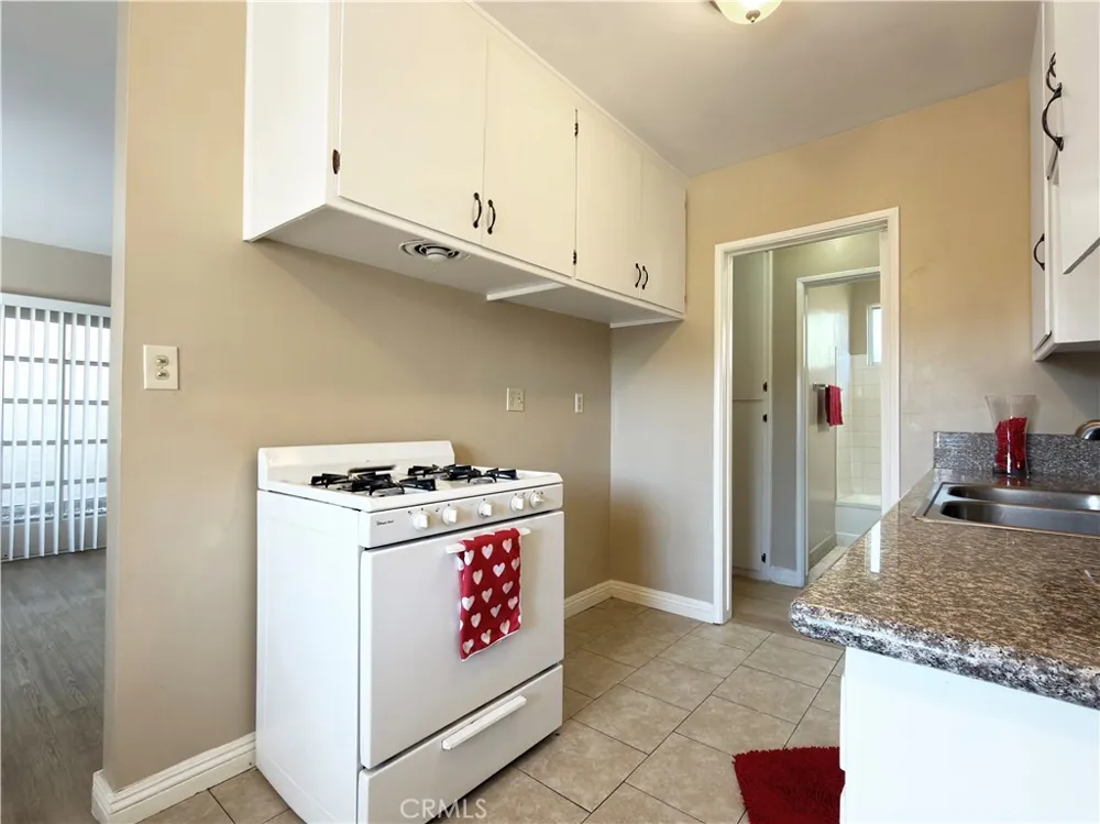 3622 E 11th Long Beach, CA 90804