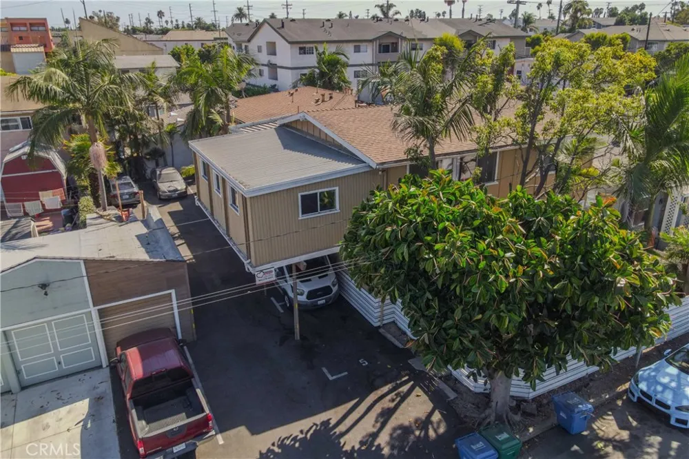 3622 E 11th Long Beach, CA 90804