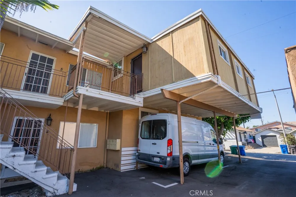 3622 E 11th Long Beach, CA 90804