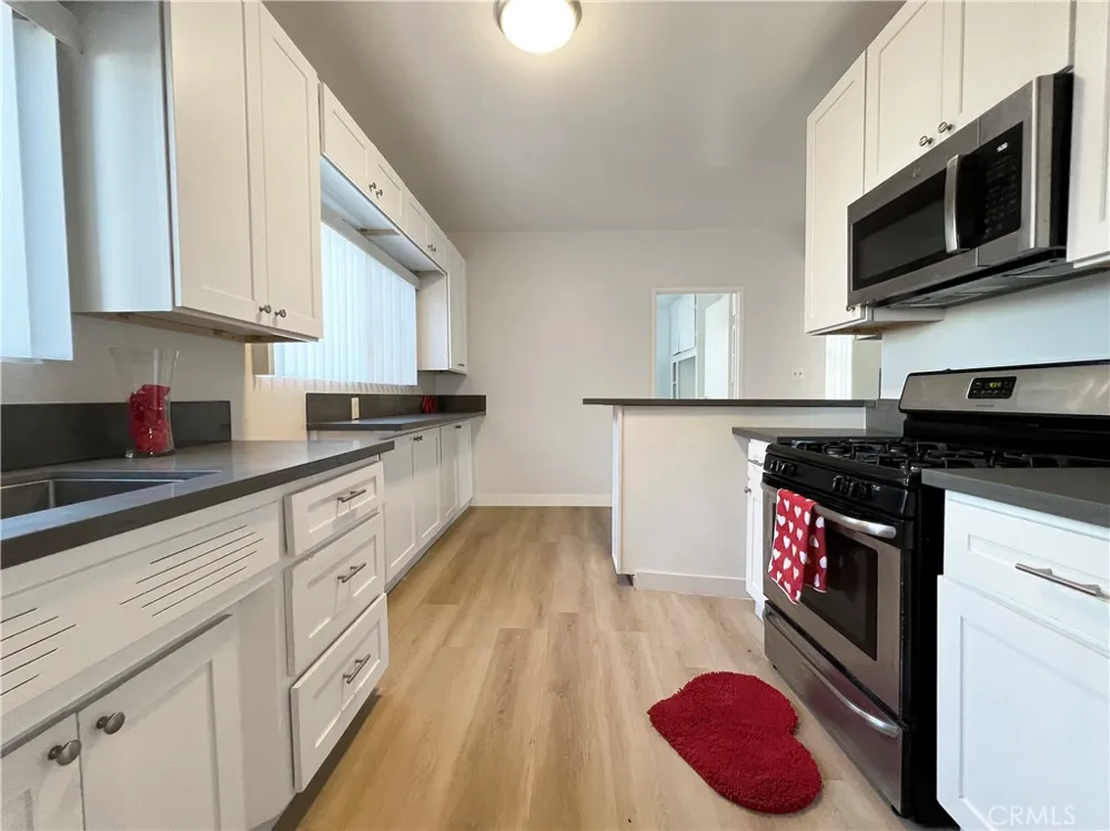 3622 E 11th Long Beach, CA 90804