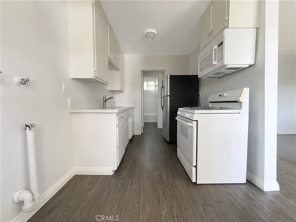 3622 E 11th Long Beach, CA 90804