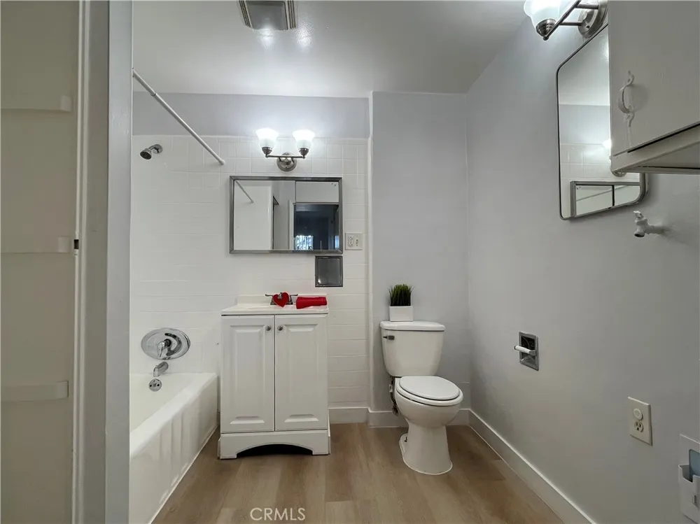3622 E 11th Long Beach, CA 90804