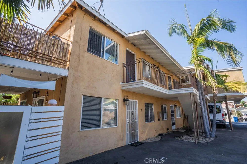 3622 E 11th Long Beach, CA 90804