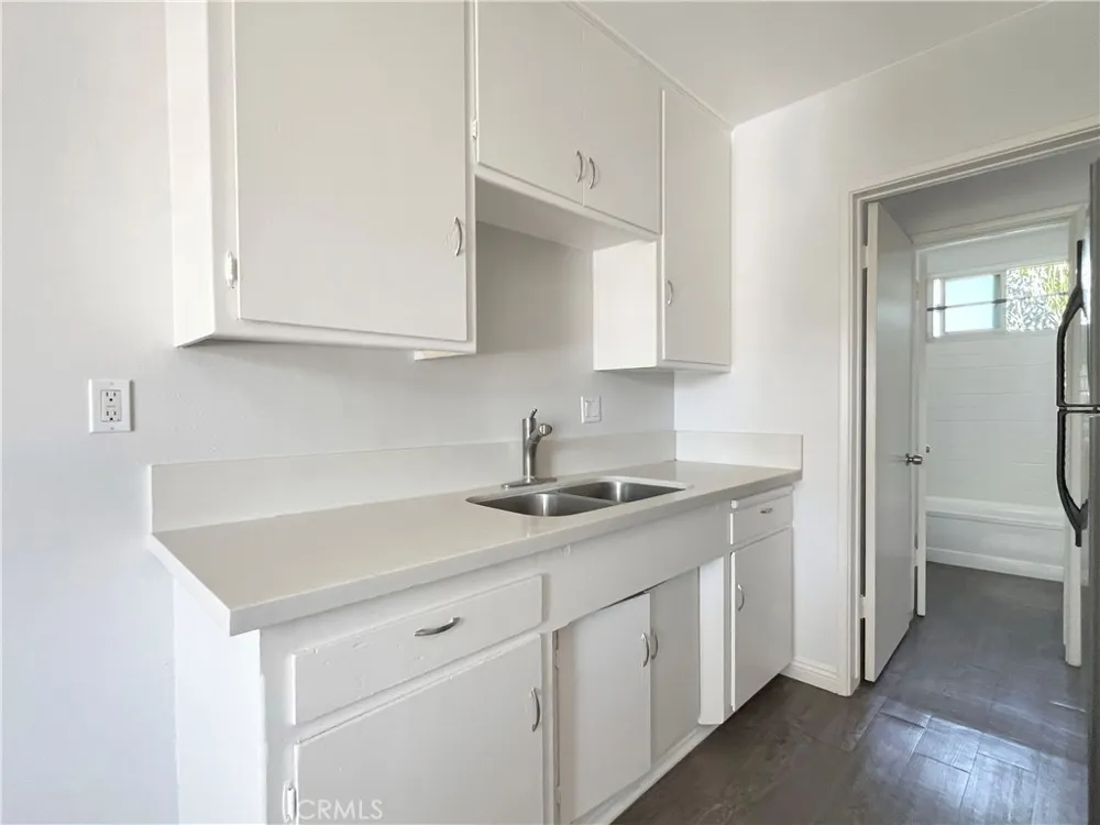 3622 E 11th Long Beach, CA 90804
