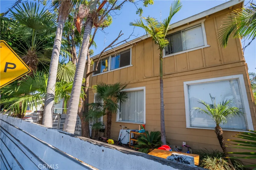 3622 E 11th Long Beach, CA 90804