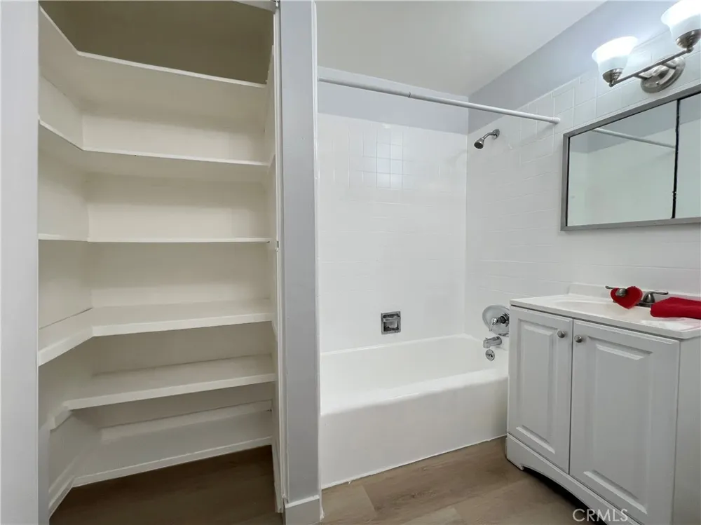 3622 E 11th Long Beach, CA 90804