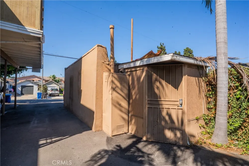 3622 E 11th Long Beach, CA 90804