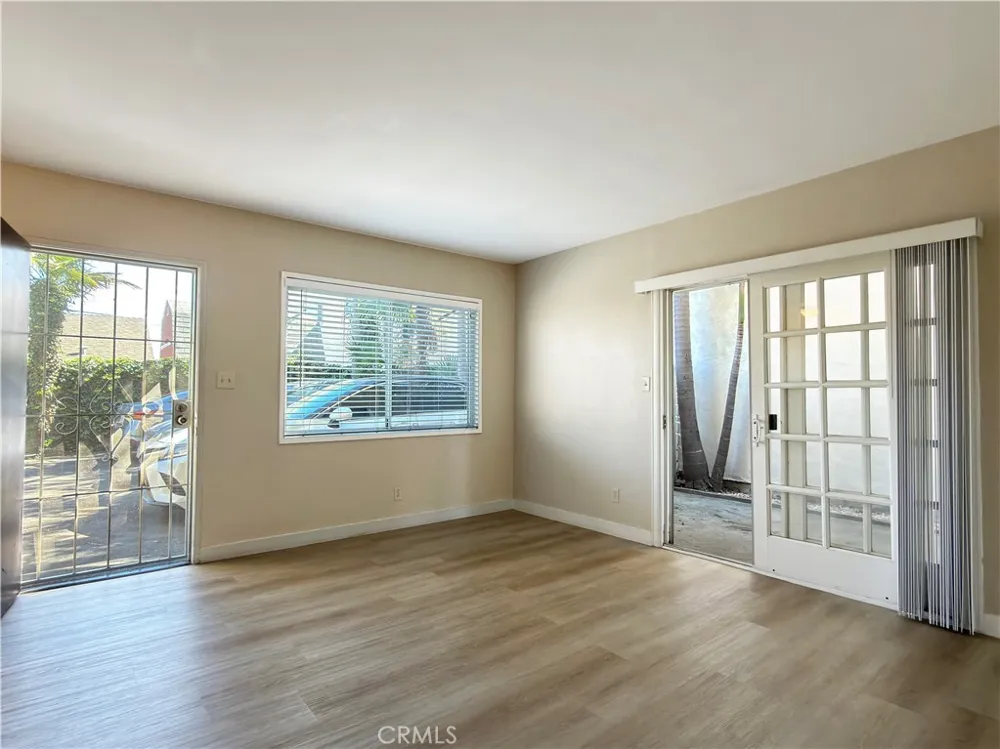 3622 E 11th Long Beach, CA 90804