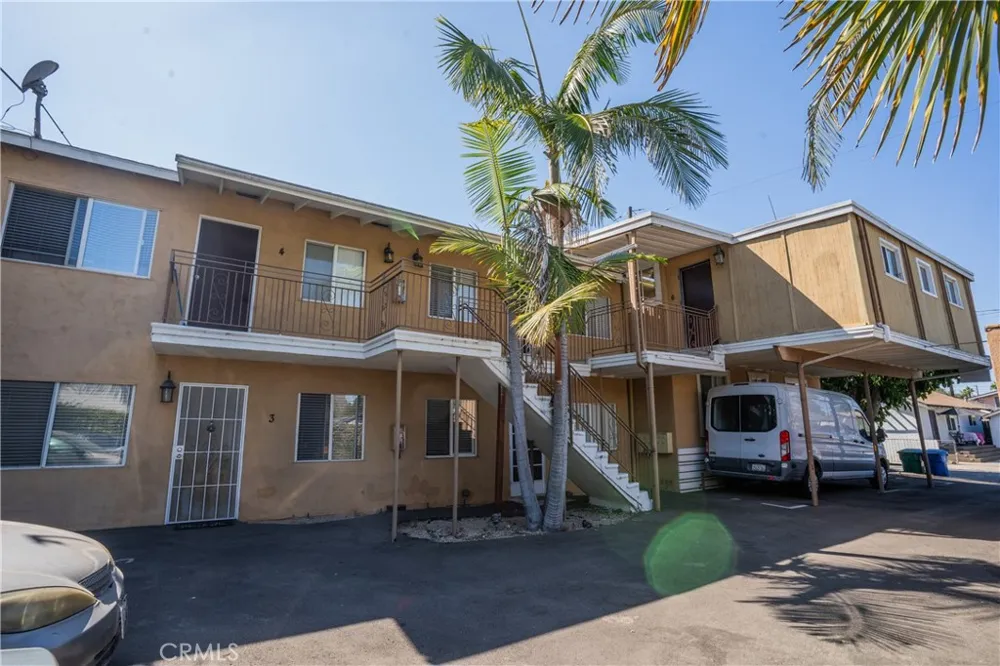 3622 E 11th Long Beach, CA 90804