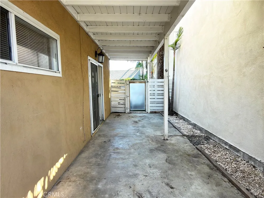 3622 E 11th Long Beach, CA 90804