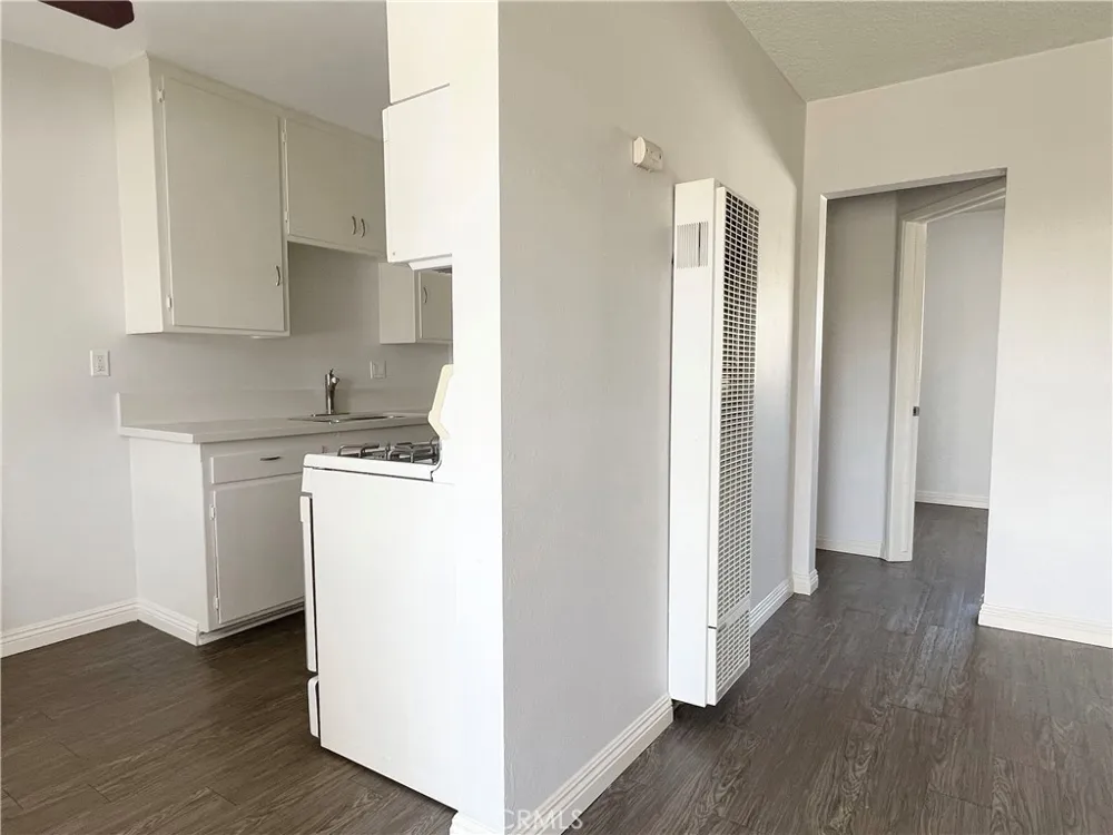 3622 E 11th Long Beach, CA 90804