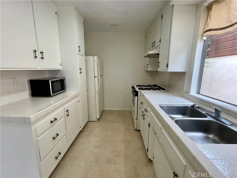 204 18th Place Manhattan Beach, CA 90266