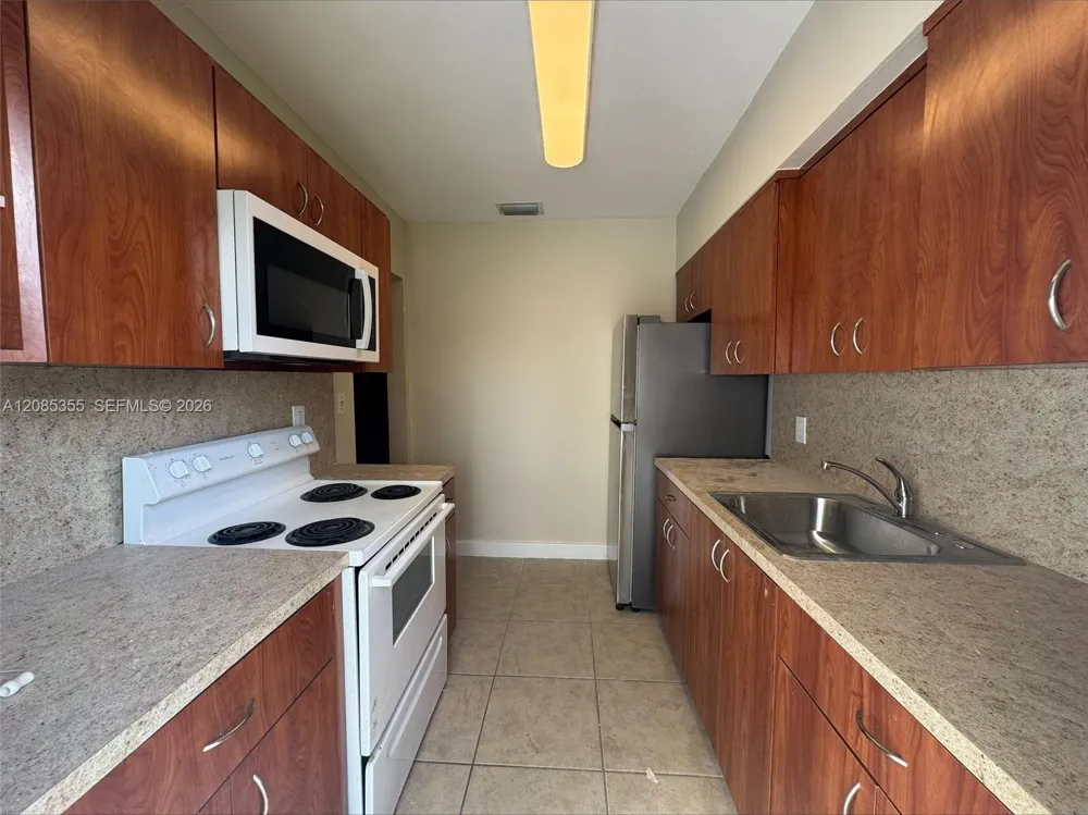 1320 NW 87th St Miami, FL 33147