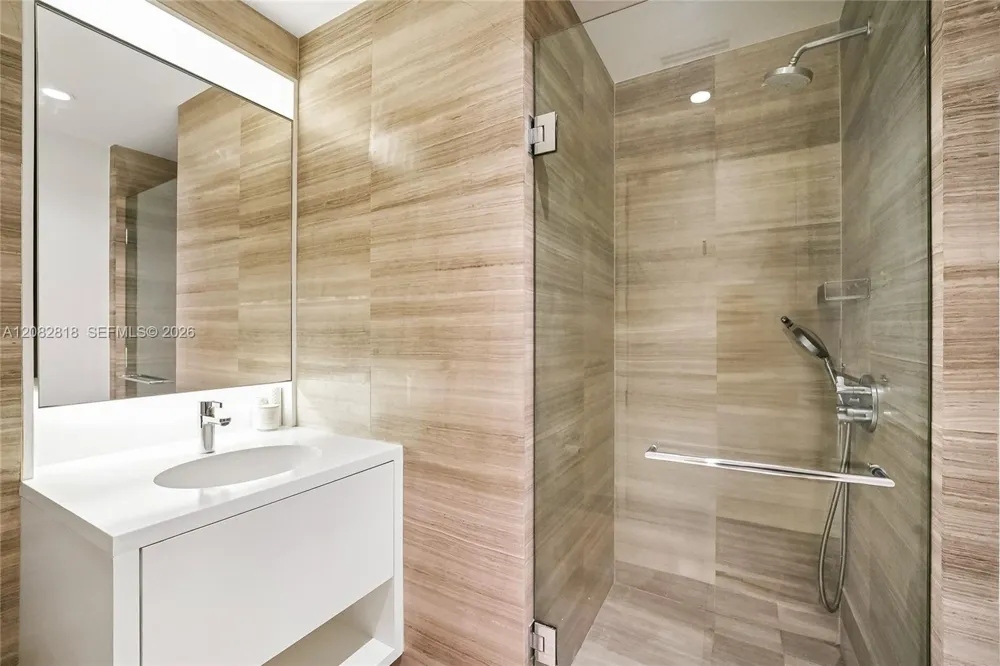 300 Collins Ave #3A Miami Beach, FL 33139