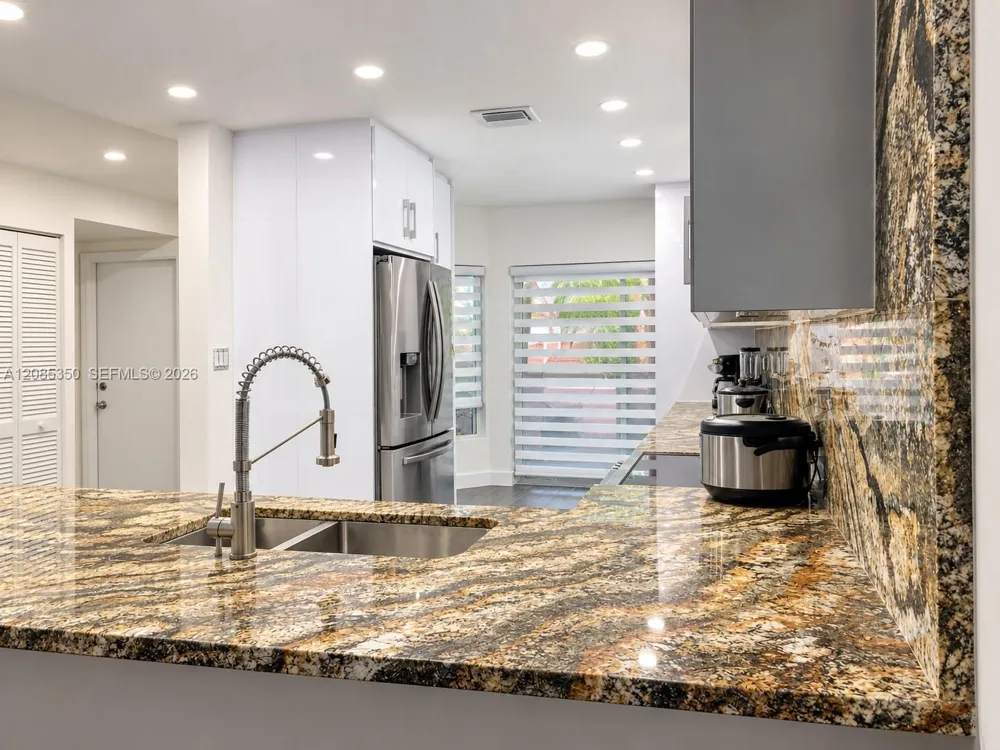 10016 NW 43rd Ter Doral, FL 33178