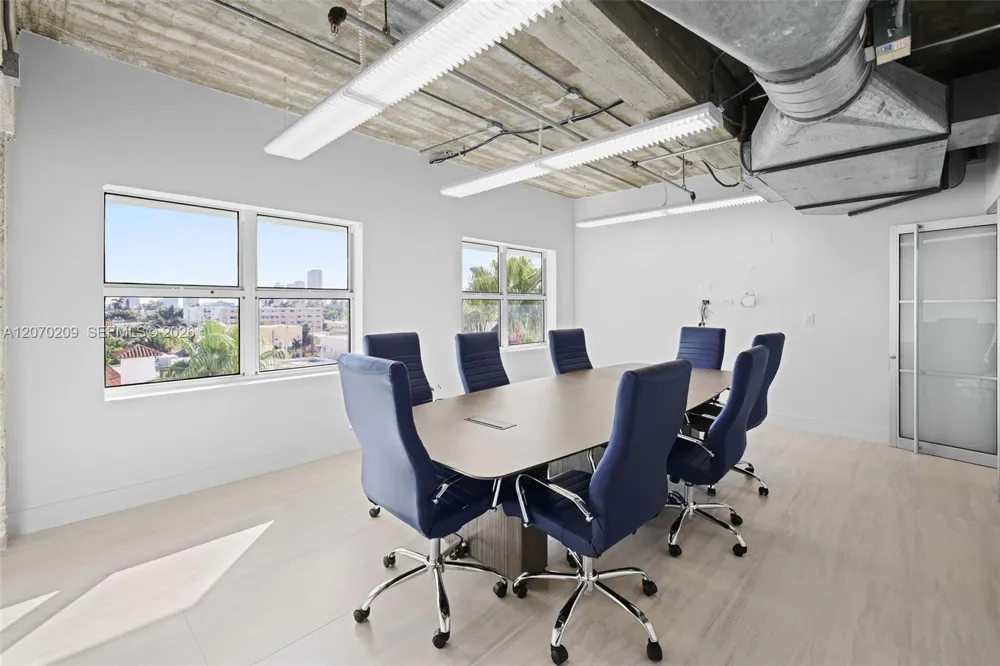605 Lincoln Rd #500 Miami Beach, FL 33139